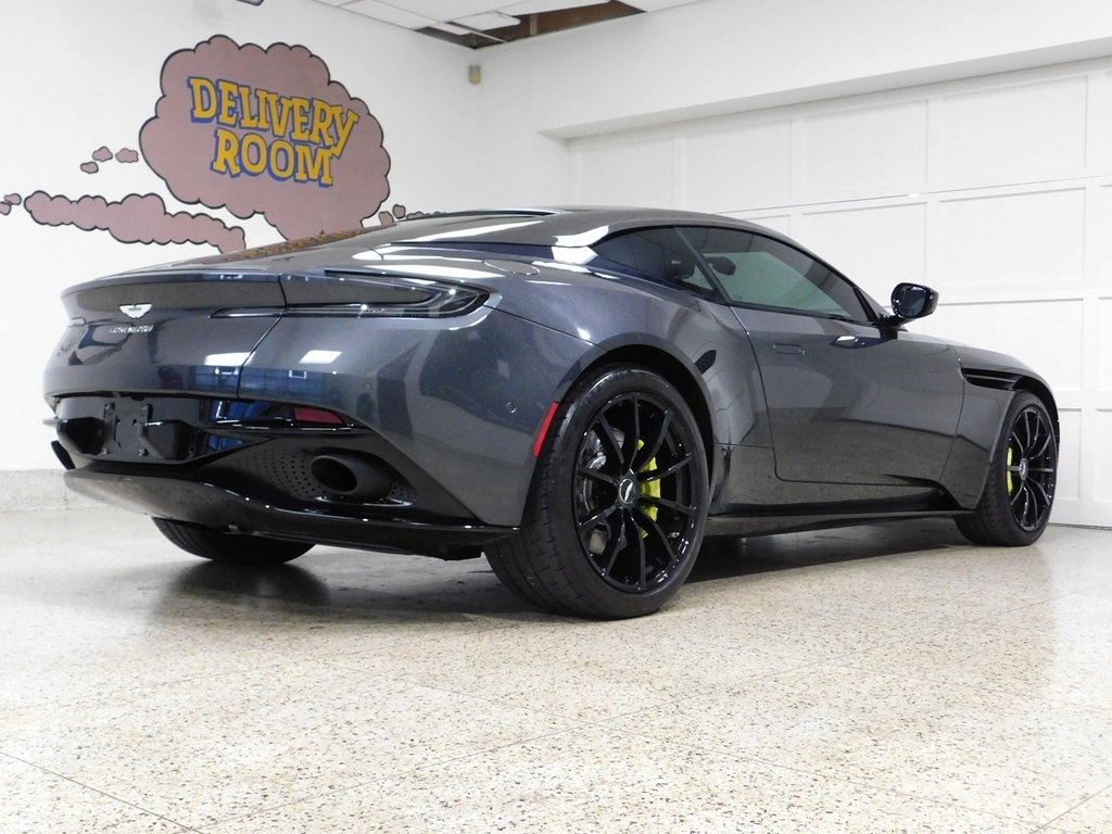 Aston Martin DB11 AMR 2020