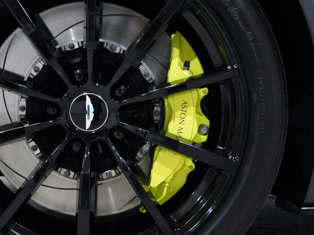 Aston Martin DB11 AMR 2020