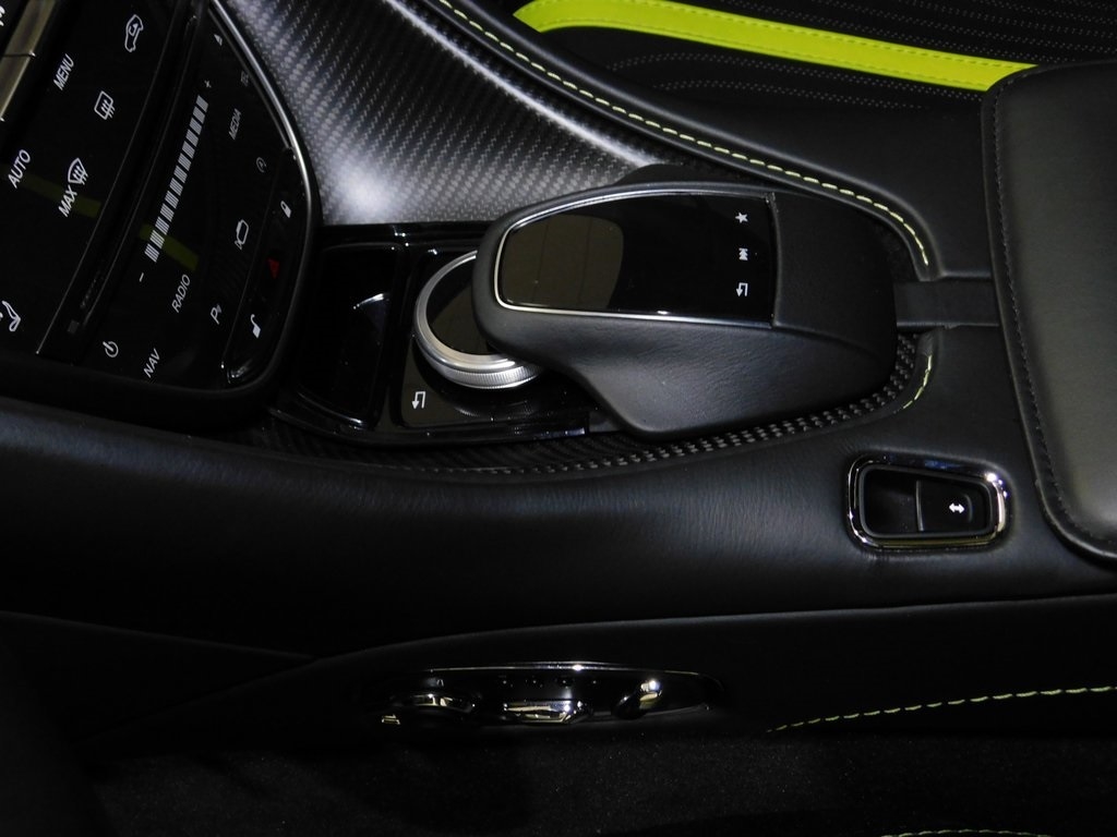 Aston Martin DB11 AMR 2020