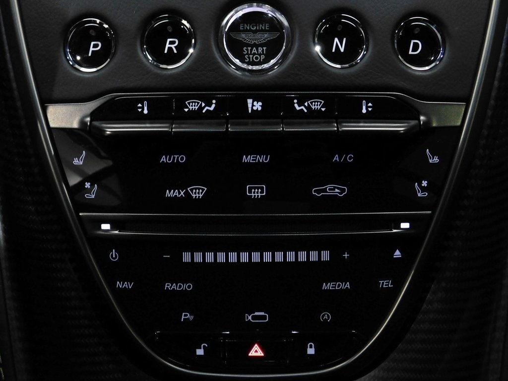 Aston Martin DB11 AMR 2020