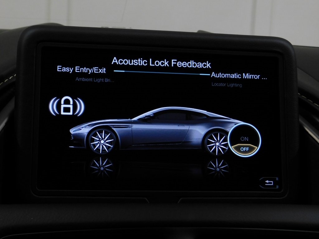 Aston Martin DB11 AMR 2020