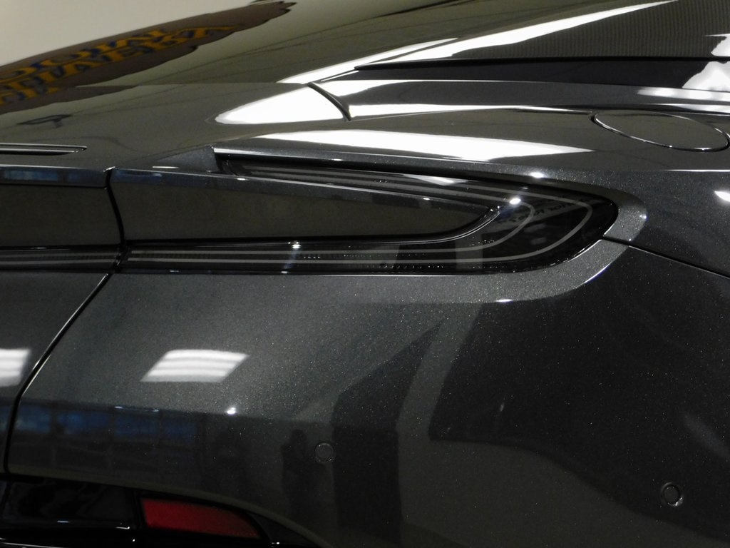 Aston Martin DB11 AMR 2020