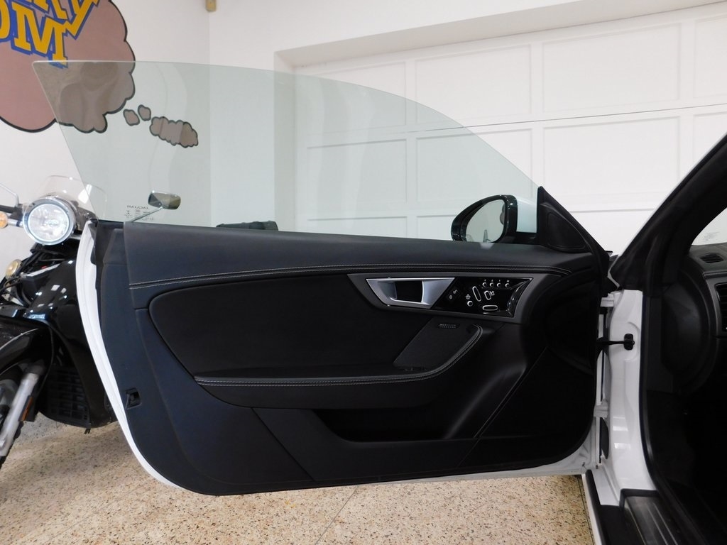 Jaguar F-Type R Coupe 2015