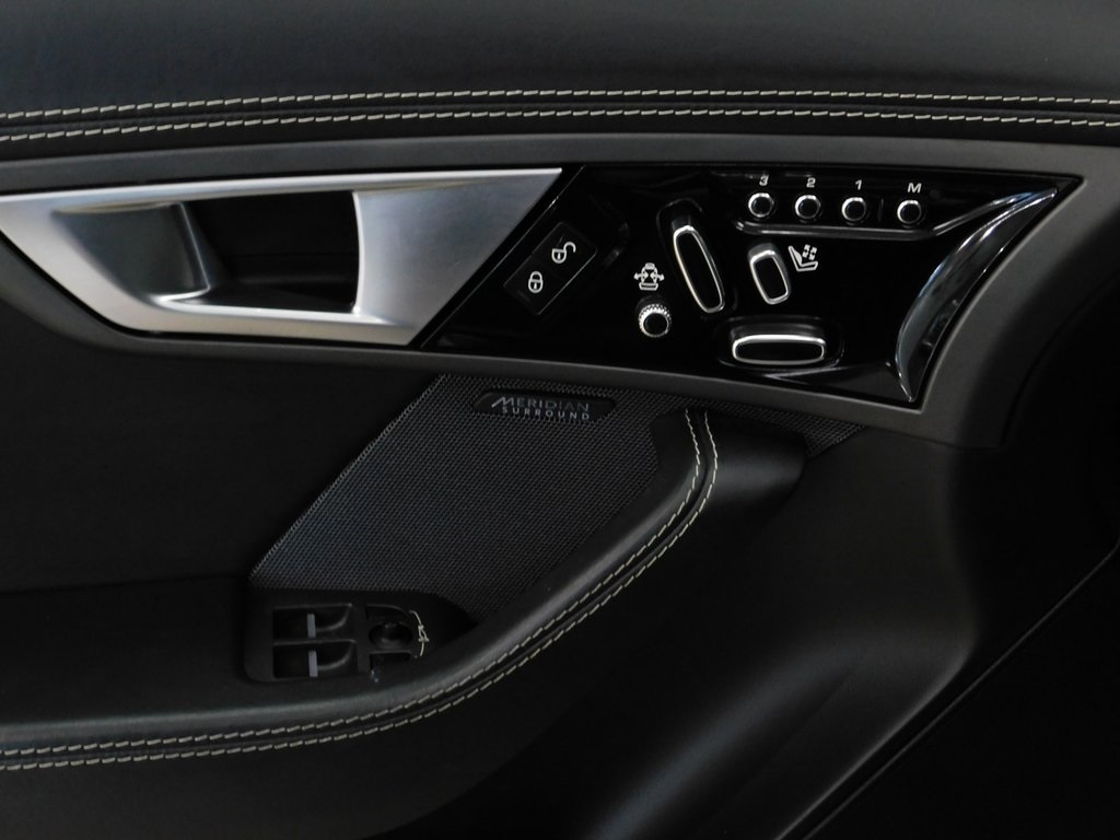 Jaguar F-Type R Coupe 2015