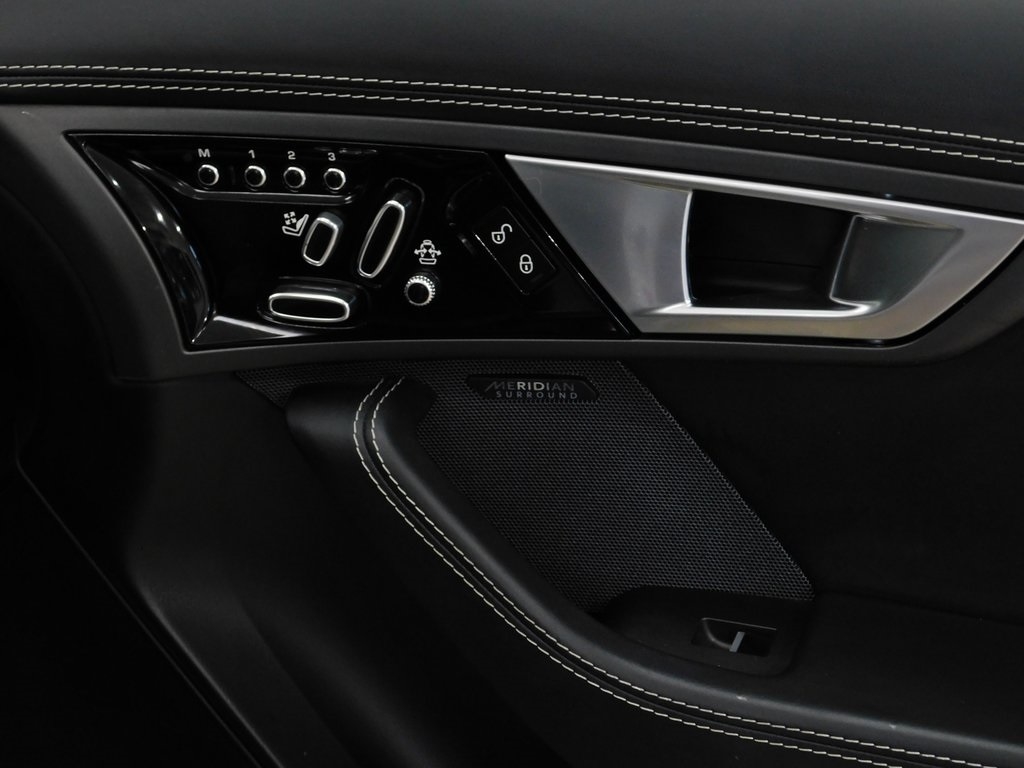 Jaguar F-Type R Coupe 2015