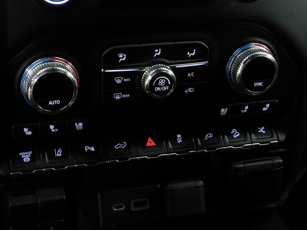 GMC Sierra 3500HD Denali Crew Cab 4WD 2022