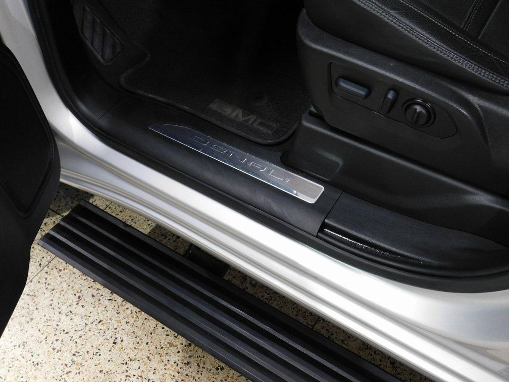 GMC Sierra 3500HD Denali Crew Cab 4WD 2022