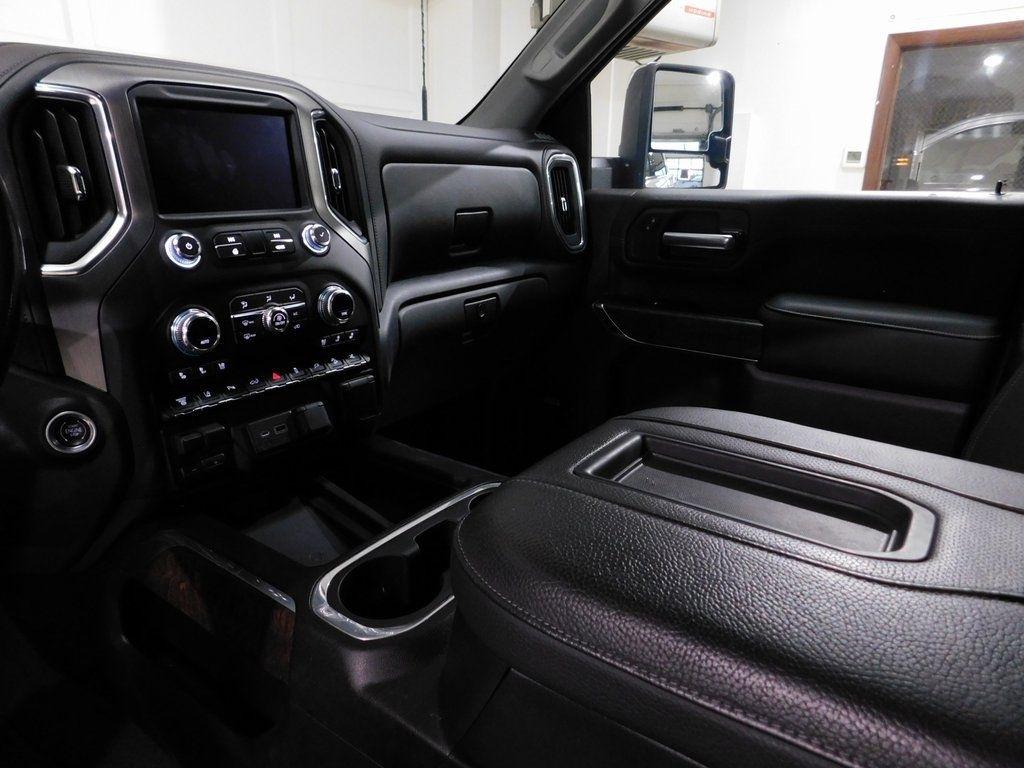 GMC Sierra 3500HD Denali Crew Cab 4WD 2022