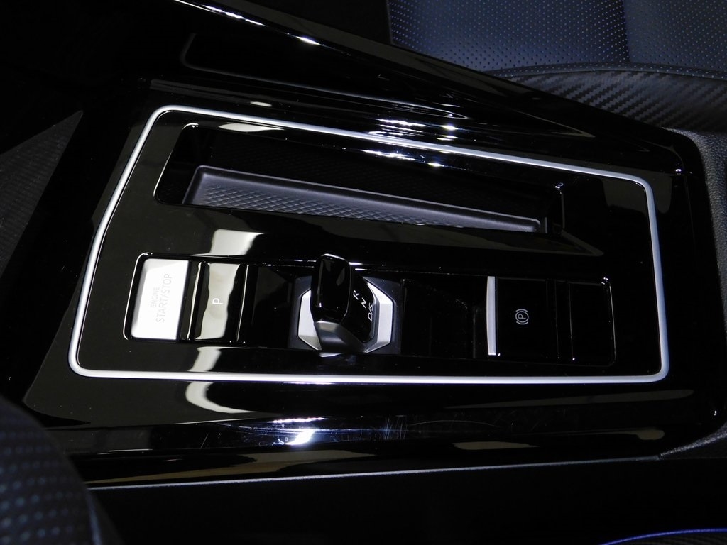 Volkswagen Golf R Black Edition 2025