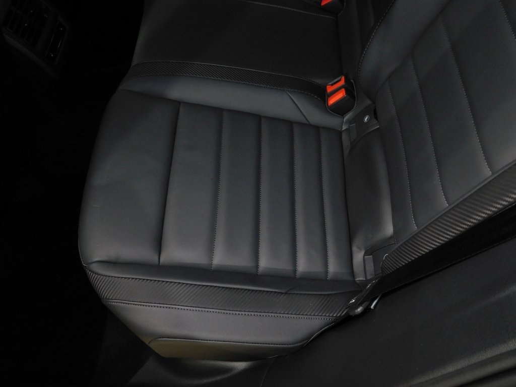 Volkswagen Golf R Black Edition 2025