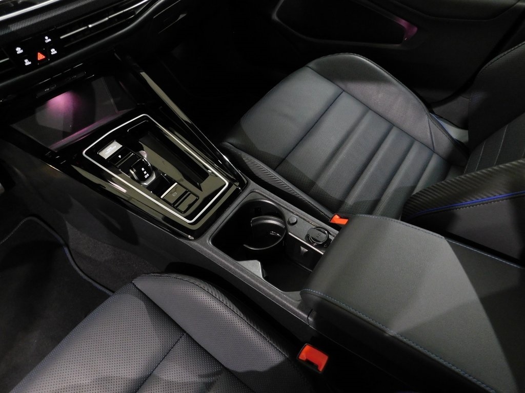 Volkswagen Golf R Black Edition 2025