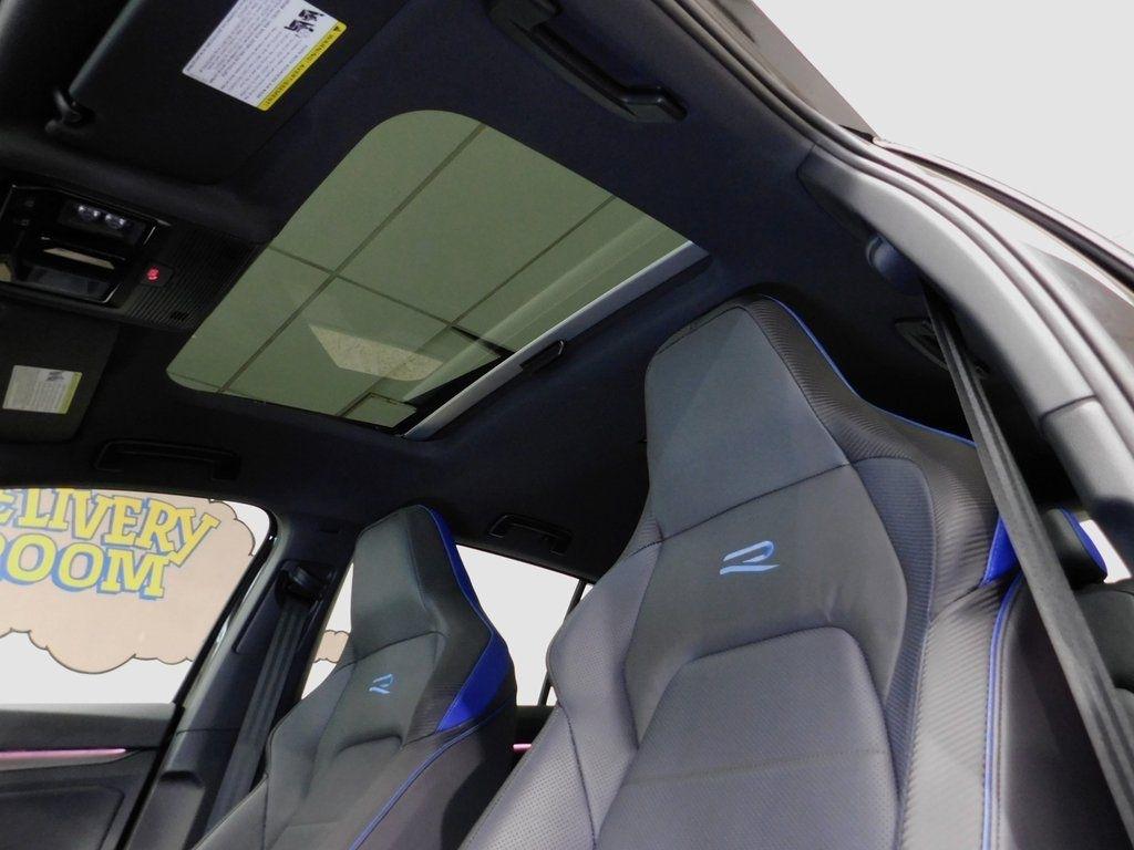 Volkswagen Golf R Black Edition 2025