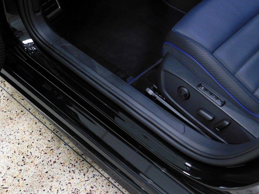 Volkswagen Golf R Black Edition 2025