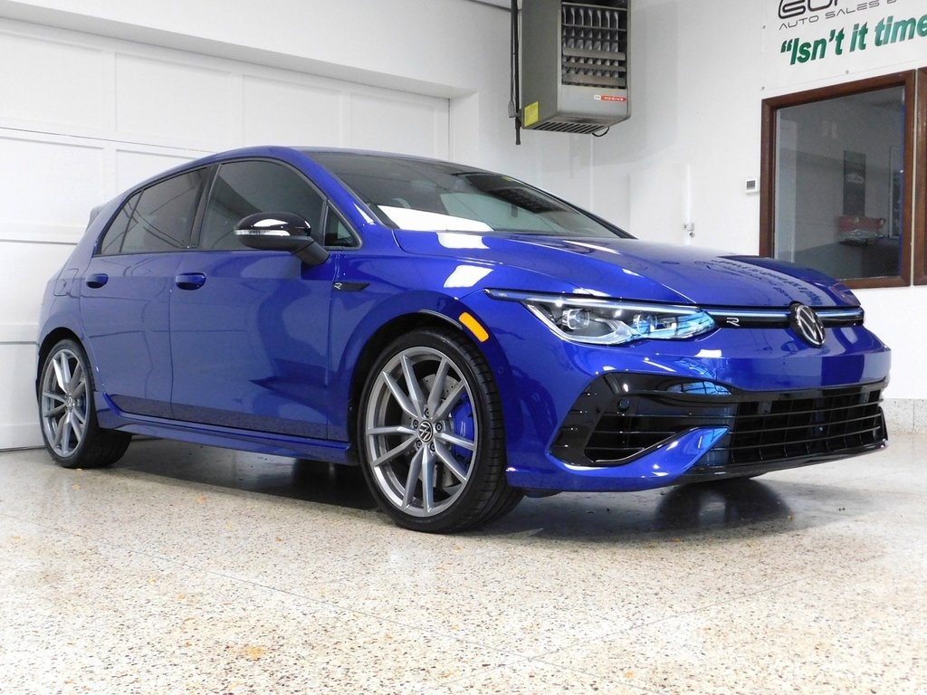 2024 Volkswagen Golf R Base photo 3