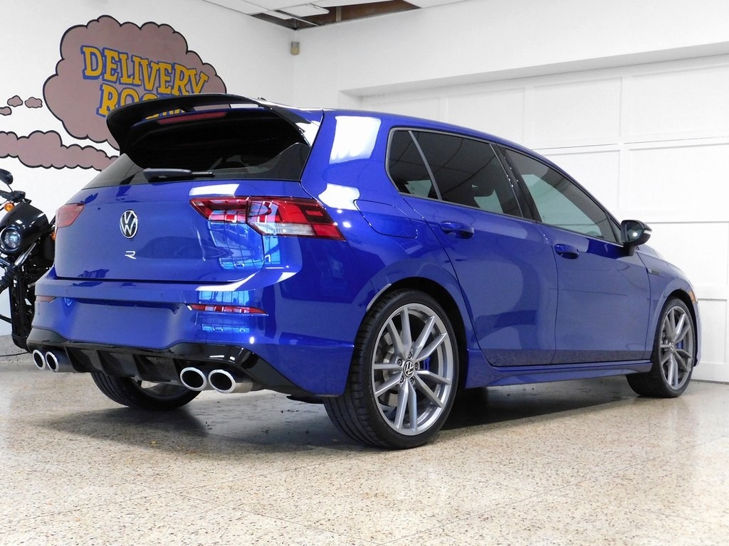2024 Volkswagen Golf R Base photo 4