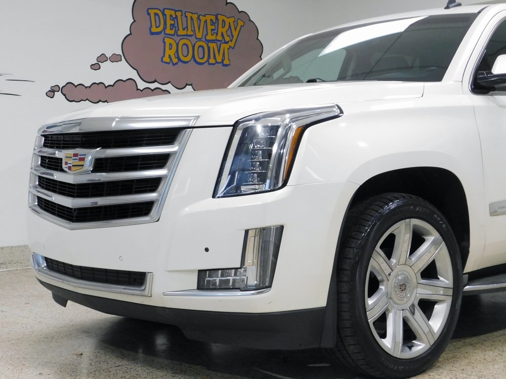 Cadillac Escalade Luxury 2WD 2015
