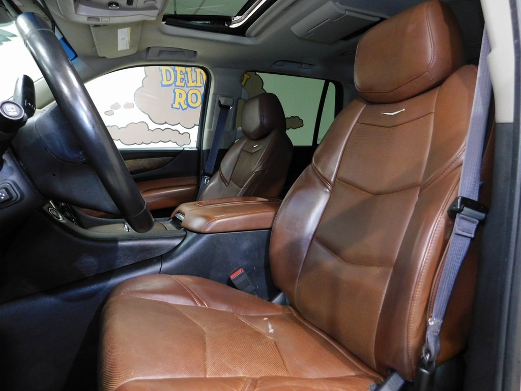 Cadillac Escalade Luxury 2WD 2015