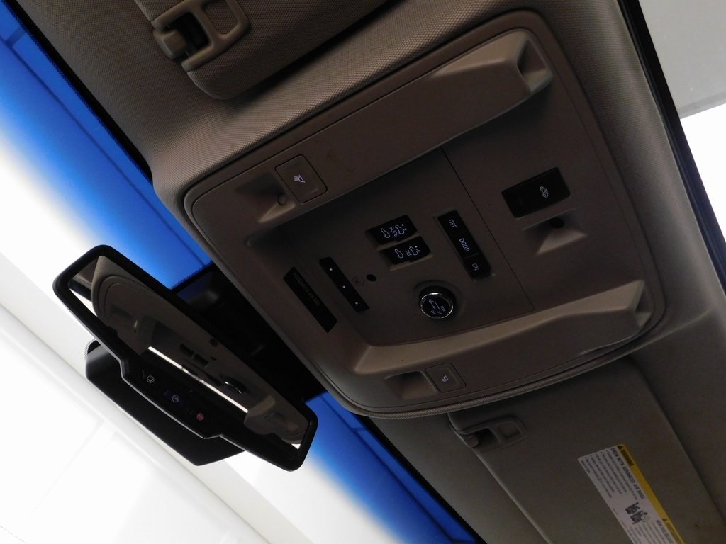 Cadillac Escalade Luxury 2WD 2015