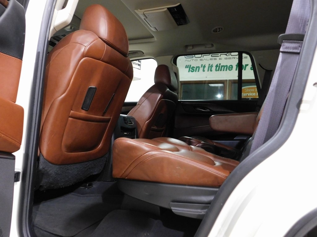 Cadillac Escalade Luxury 2WD 2015