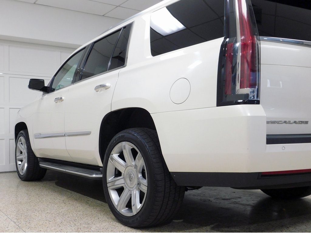 Cadillac Escalade Luxury 2WD 2015