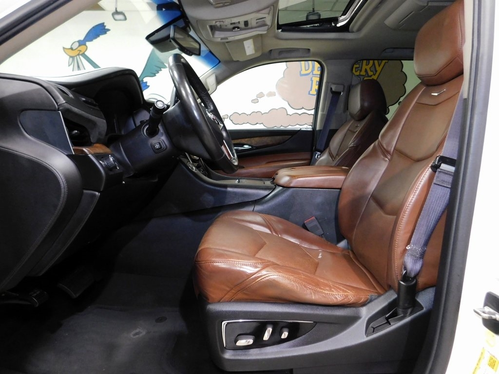 Cadillac Escalade Luxury 2WD 2015