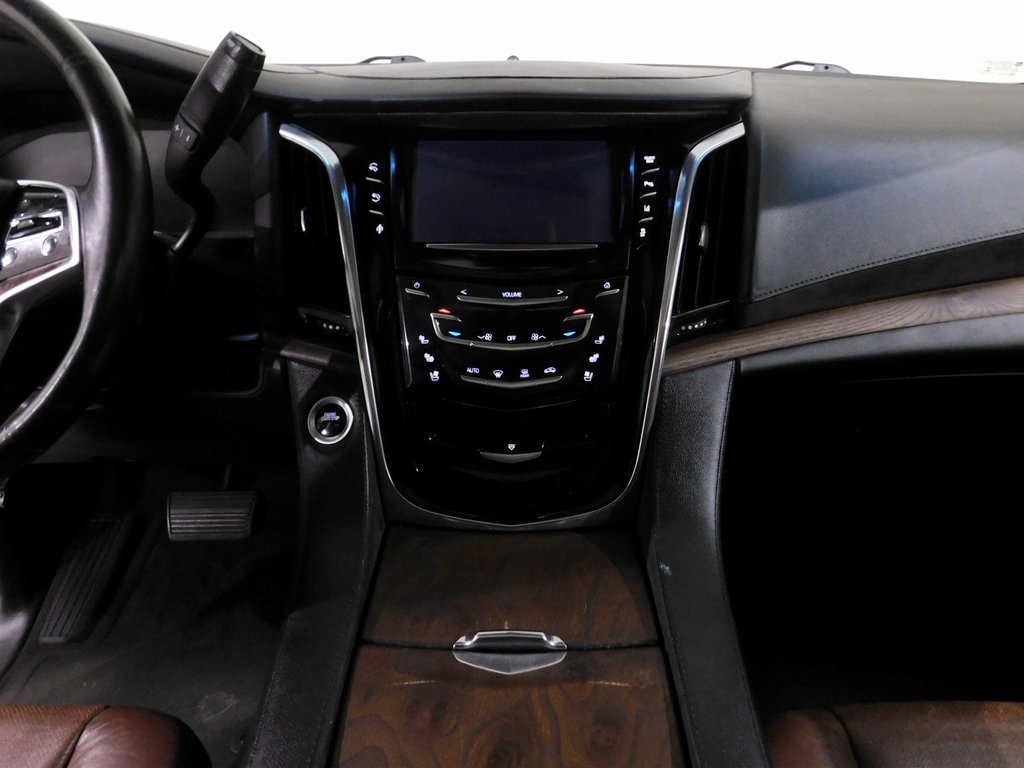 Cadillac Escalade Luxury 2WD 2015