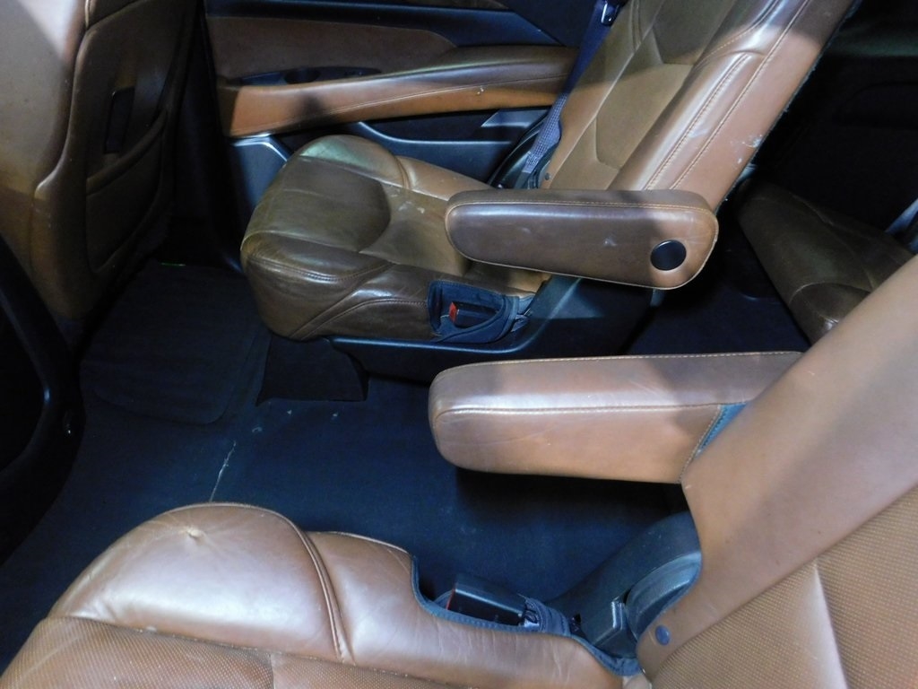 Cadillac Escalade Luxury 2WD 2015