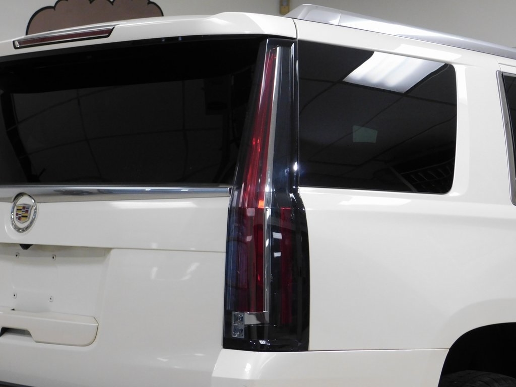 Cadillac Escalade Luxury 2WD 2015