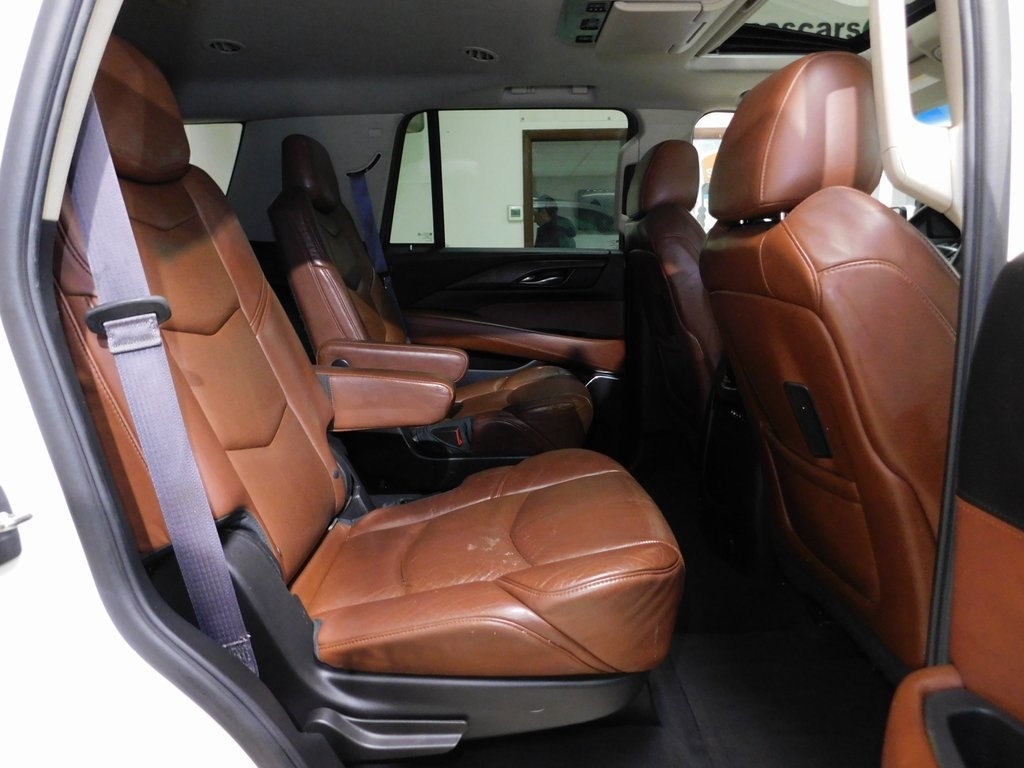 Cadillac Escalade Luxury 2WD 2015