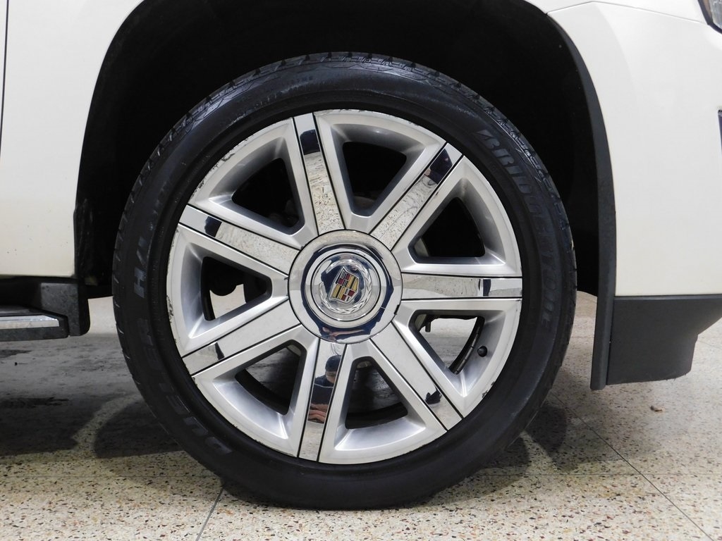 Cadillac Escalade Luxury 2WD 2015