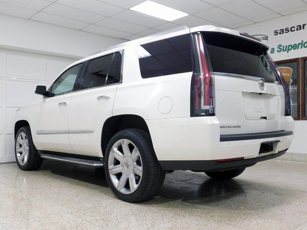 Cadillac Escalade Luxury 2WD 2015