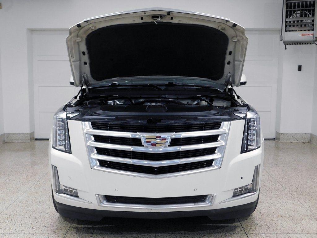 Cadillac Escalade Luxury 2WD 2015
