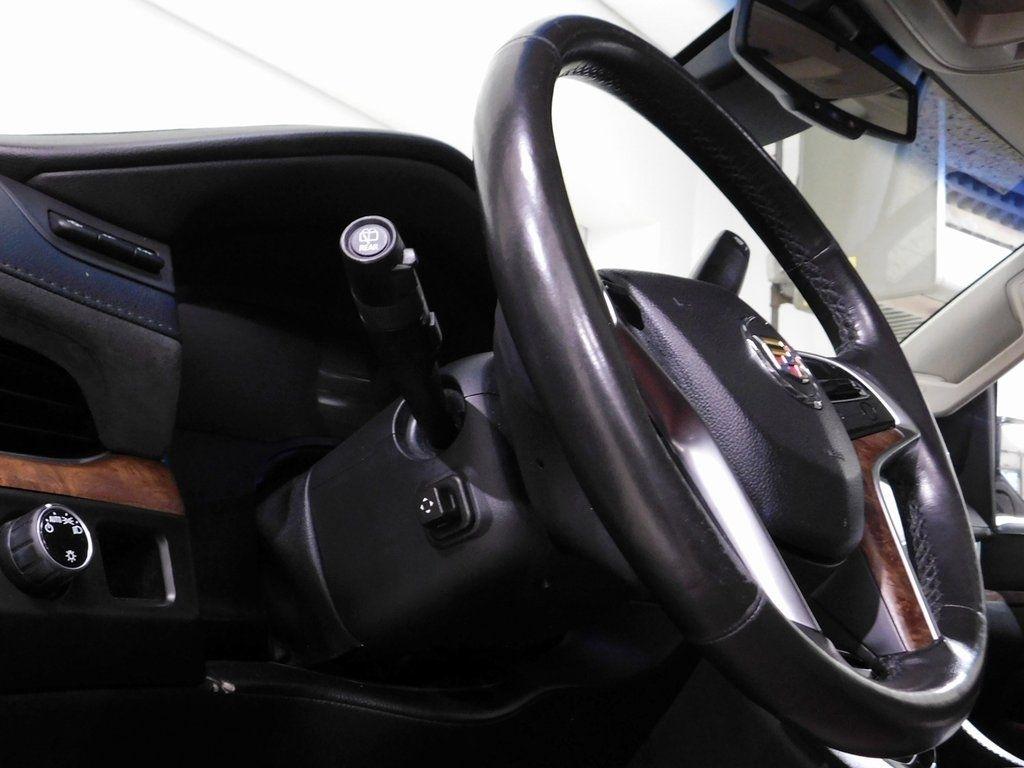 Cadillac Escalade Luxury 2WD 2015