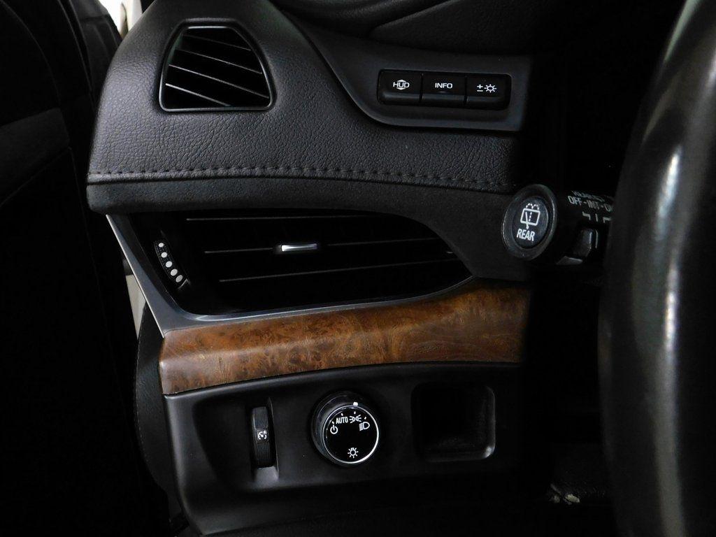 Cadillac Escalade Luxury 2WD 2015