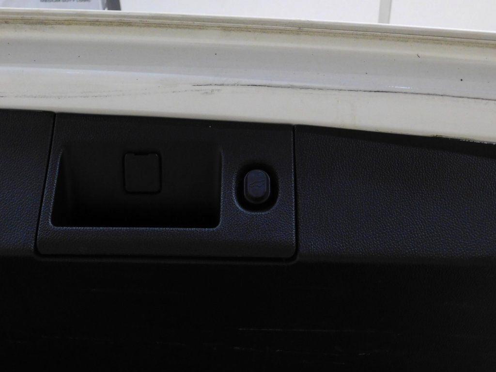 Cadillac Escalade Luxury 2WD 2015