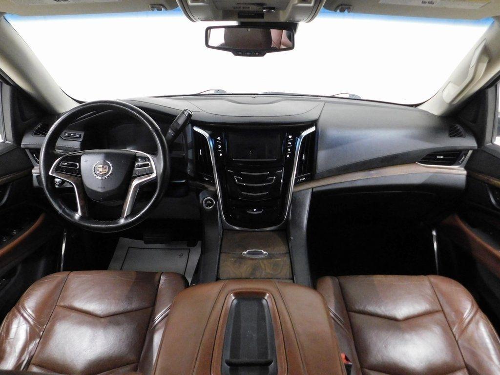 Cadillac Escalade Luxury 2WD 2015