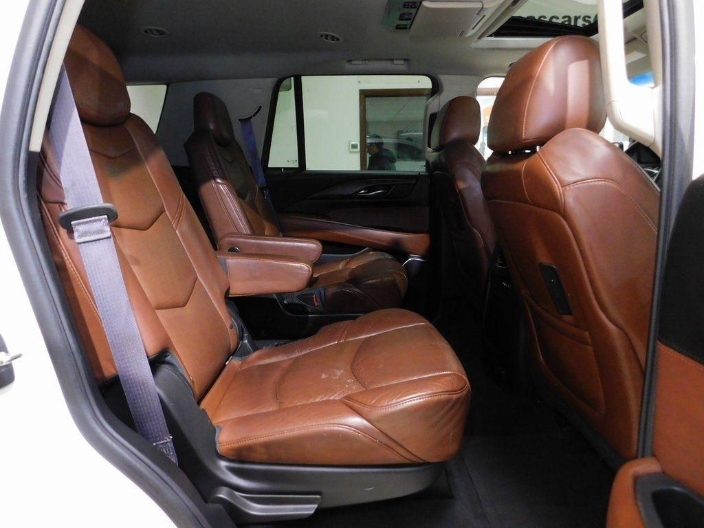 Cadillac Escalade Luxury 2WD 2015