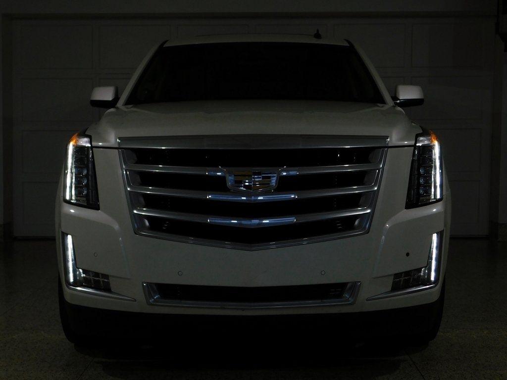 Cadillac Escalade Luxury 2WD 2015