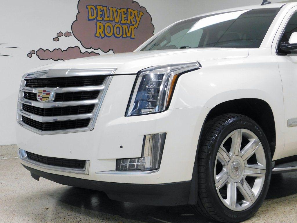 Cadillac Escalade Luxury 2WD 2015
