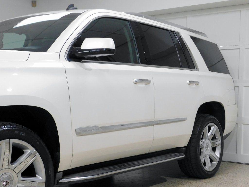 Cadillac Escalade Luxury 2WD 2015
