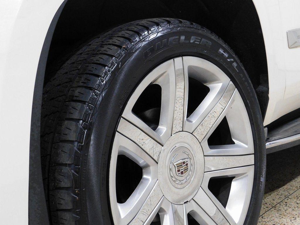 Cadillac Escalade Luxury 2WD 2015