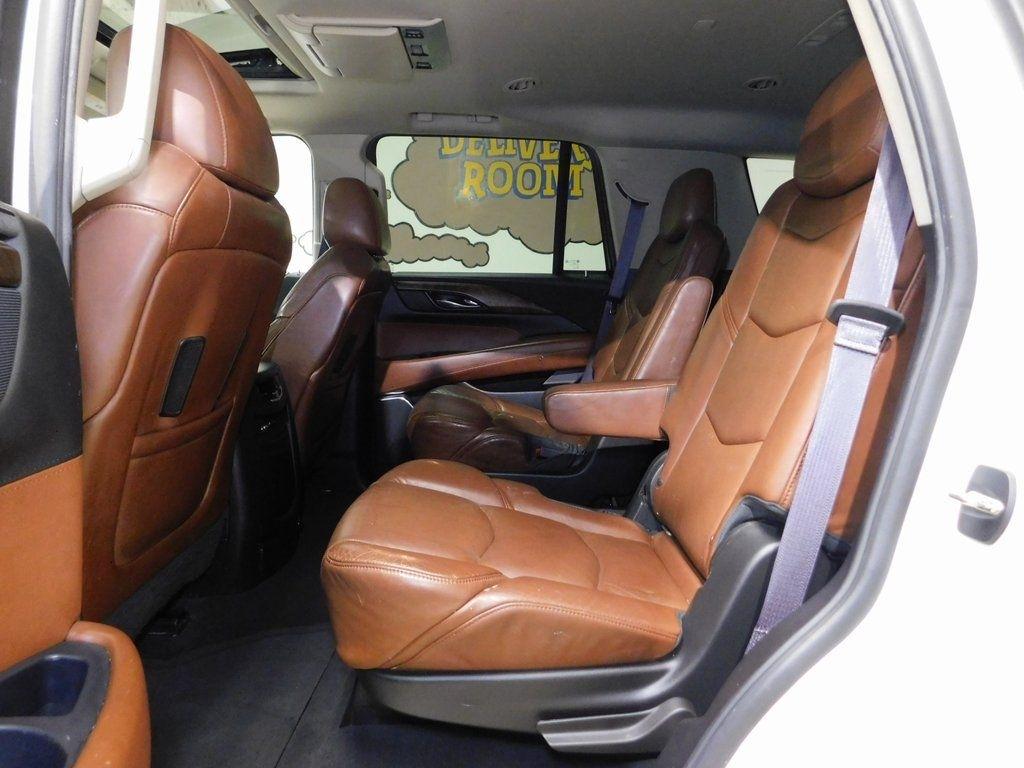 Cadillac Escalade Luxury 2WD 2015