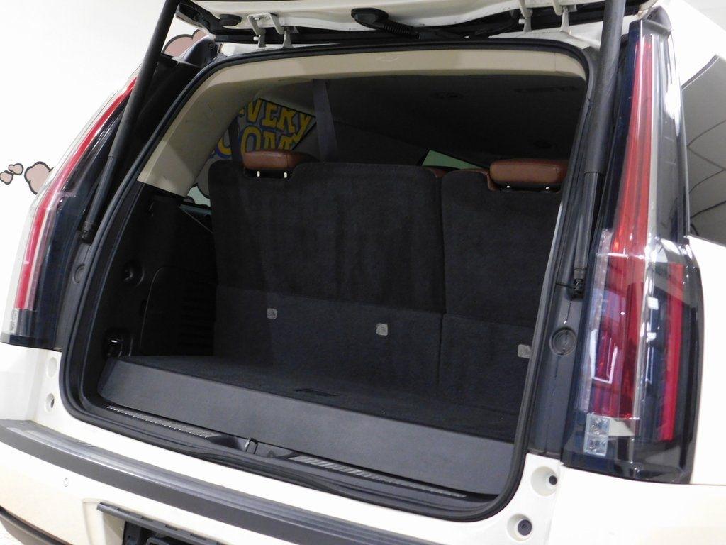 Cadillac Escalade Luxury 2WD 2015