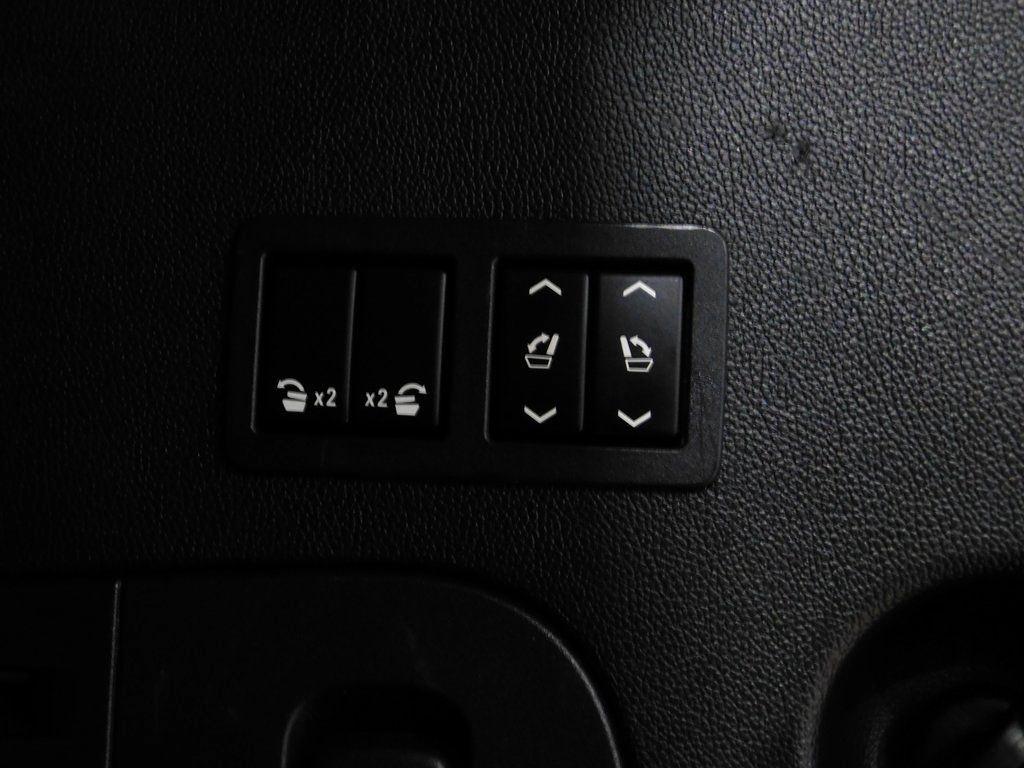 Cadillac Escalade Luxury 2WD 2015