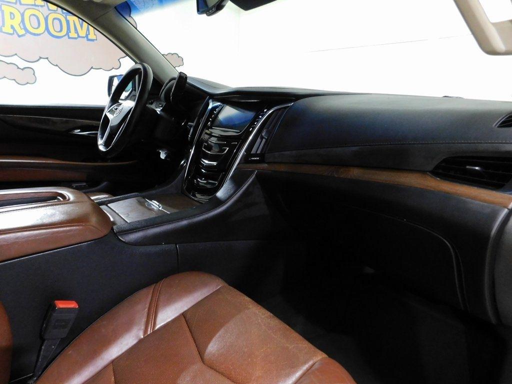 Cadillac Escalade Luxury 2WD 2015