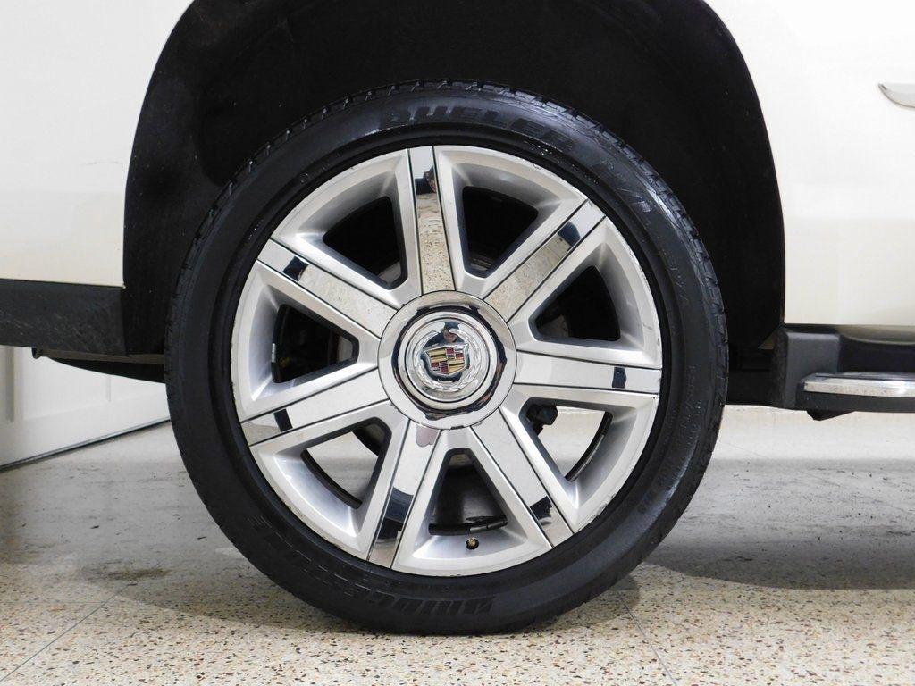 Cadillac Escalade Luxury 2WD 2015