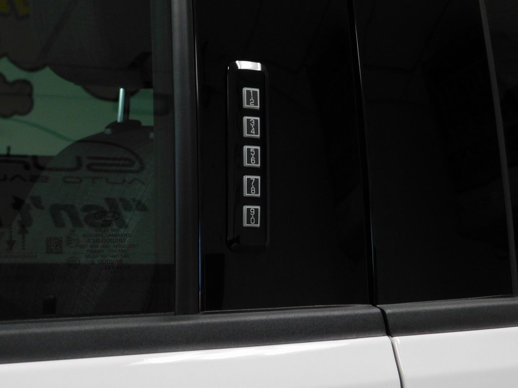 Ford F-150 XLT SuperCrew 5.5-ft. Bed 4WD 2022