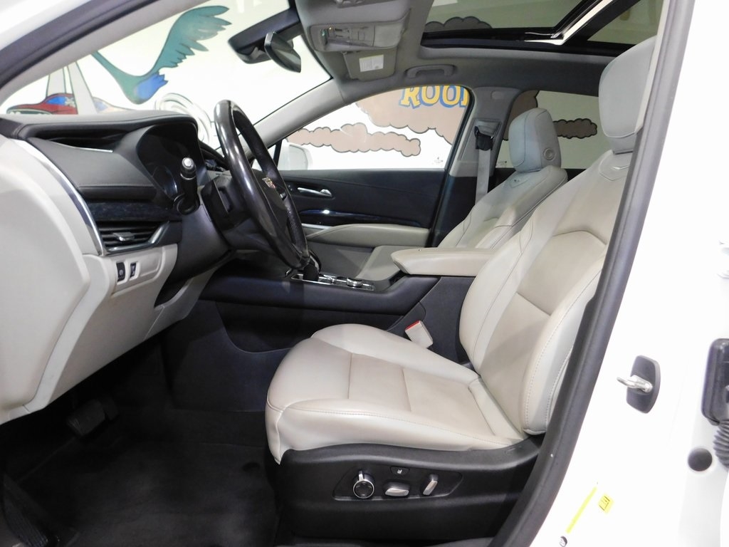 Cadillac XT4 Premium Luxury AWD 2021