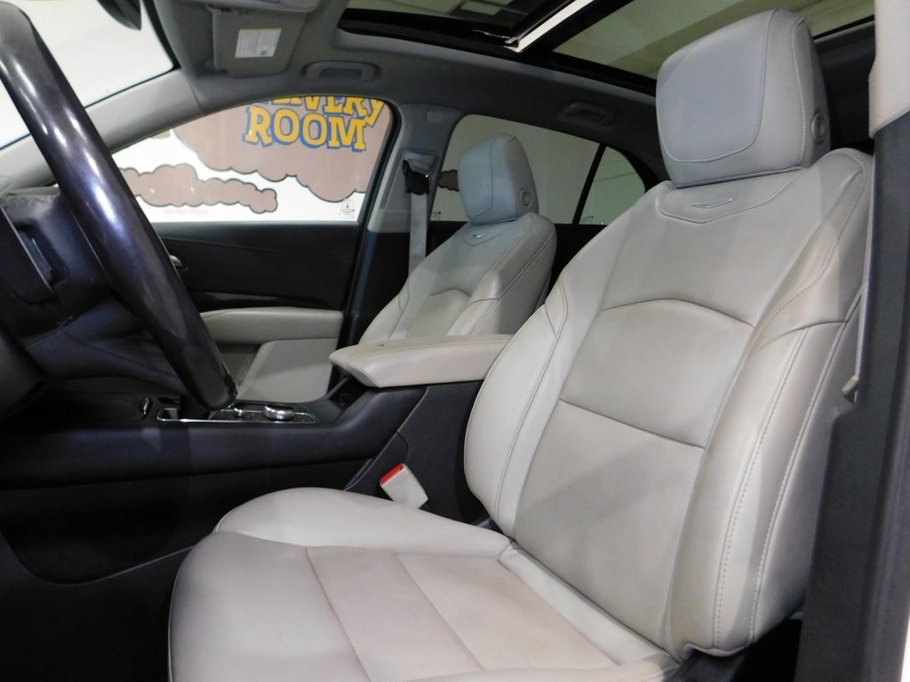 Cadillac XT4 Premium Luxury AWD 2021