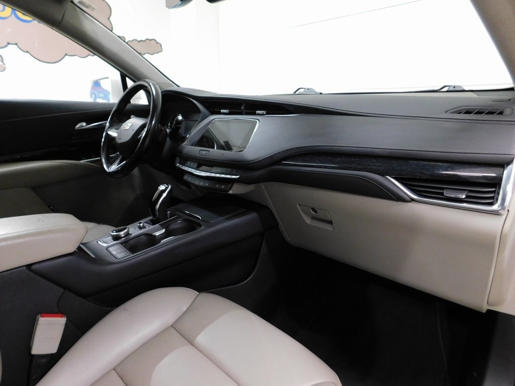 Cadillac XT4 Premium Luxury AWD 2021